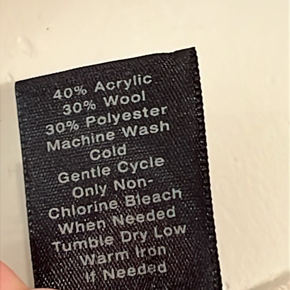 ANN TAYLOR Asymmetrical Wool Crew Sweater Lightweight Black Ivory Women’s Small - Picture 5 of 6